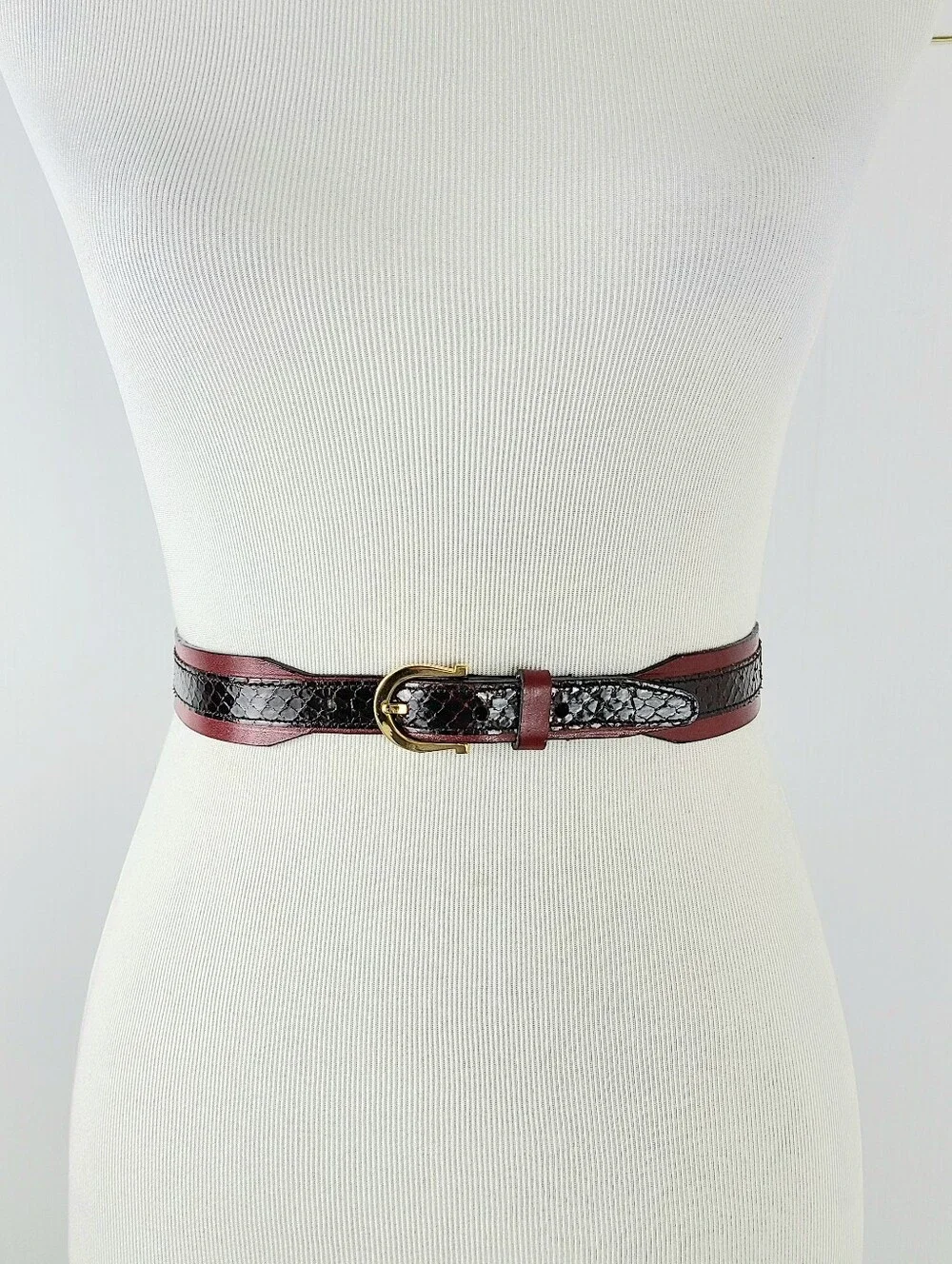 Pierre Cardin Oxblood Genuine Cowhide Equestrian Horseshoe Buckle Vintage Belt